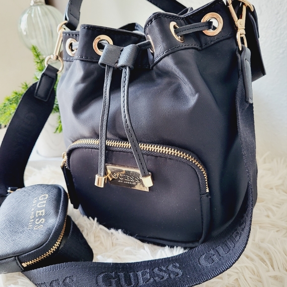 Guess bag - Picture 2 of 9